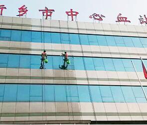 大樓清洗對操作人員有什么具體要求？